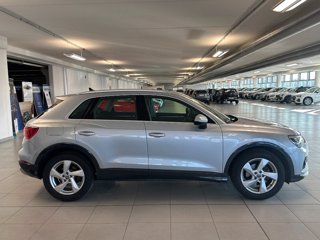 AUDI Q3 35 TDI S tronic Business Advanced